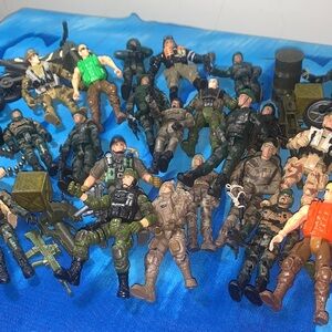Military Action Figure Set - Multicolor